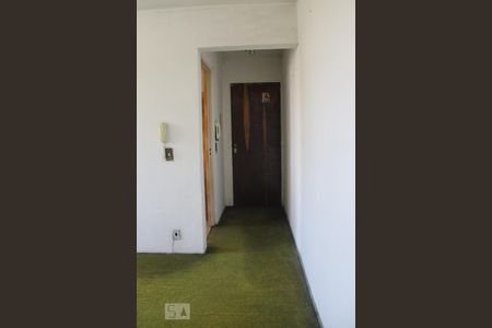 Corredor  de apartamento à venda com 2 quartos, 58m² em Vila Pirajussara, São Paulo