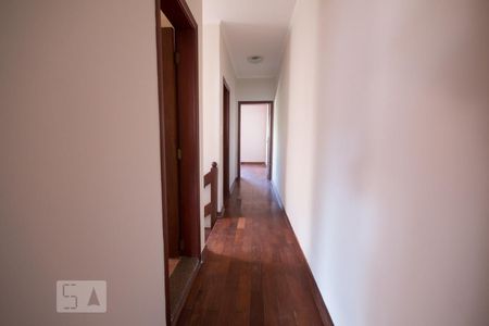 Corredor de casa para alugar com 3 quartos, 178m² em Cidade Mãe do Céu, São Paulo