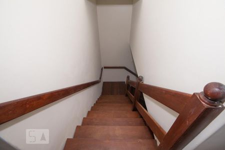 Escada sala de casa para alugar com 3 quartos, 178m² em Cidade Mãe do Céu, São Paulo