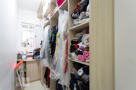 Closet da suíte de casa à venda com 2 quartos, 94m² em Cidade São Francisco, São Paulo