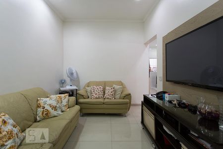 Sala de Estar de casa à venda com 2 quartos, 94m² em Cidade São Francisco, São Paulo