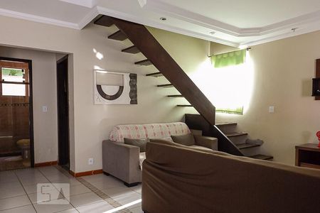 Sala de casa de condomínio à venda com 4 quartos, 180m² em Vargem Pequena, Rio de Janeiro