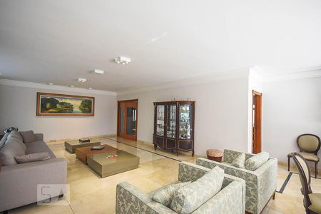 Sala de casa à venda com 4 quartos, 670m² em Butantã, São Paulo