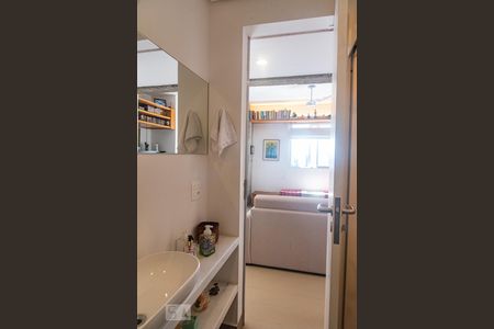 Banheiro de apartamento para alugar com 1 quarto, 85m² em Vila Mariana, São Paulo