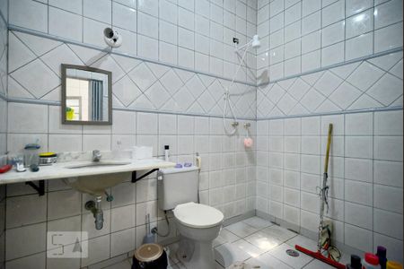 Banheiro de casa à venda com 2 quartos, 300m² em Alto da Lapa, São Paulo