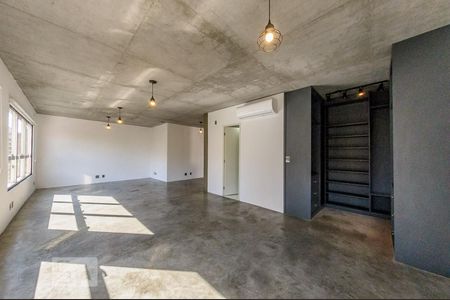 Sala / Quarto de apartamento para alugar com 1 quarto, 72m² em Centro, Campinas