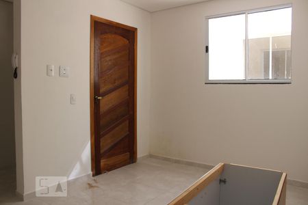 Sala de kitnet/studio para alugar com 2 quartos, 39m² em Itaquera, São Paulo