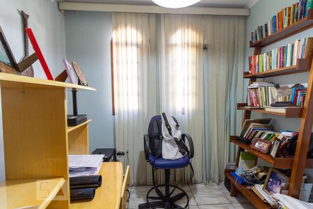 Escritório de casa à venda com 4 quartos, 178m² em Bussocaba, Osasco