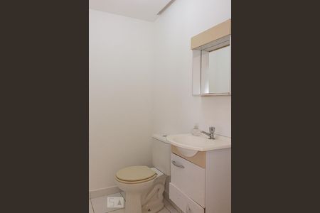 Lavabo de casa de condomínio para alugar com 3 quartos, 80m² em Vargem Pequena, Rio de Janeiro