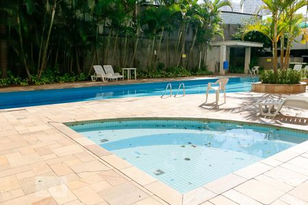 Apartamento para alugar com 50m², 2 quartos e 1 vaga Apartamento para alugar com 50m², 2 quartos e 1 vagaÁrea Comum - Piscina