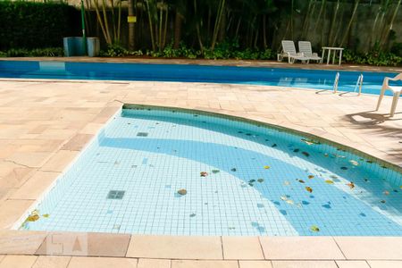 Apartamento para alugar com 50m², 2 quartos e 1 vaga Apartamento para alugar com 50m², 2 quartos e 1 vagaÁrea Comum - Piscina