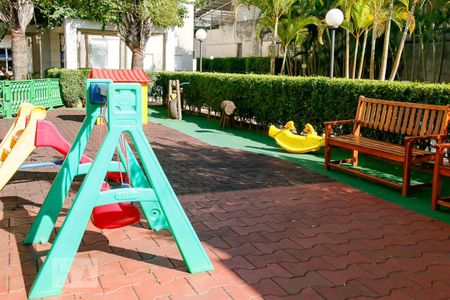 Apartamento para alugar com 50m², 2 quartos e 1 vaga Apartamento para alugar com 50m², 2 quartos e 1 vagaÁrea Comum - Playground