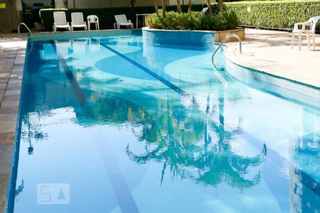 Apartamento para alugar com 50m², 2 quartos e 1 vaga Apartamento para alugar com 50m², 2 quartos e 1 vagaÁrea Comum - Piscina