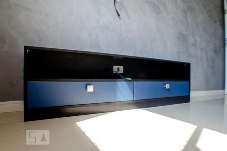 Sala - rack de apartamento para alugar com 2 quartos, 42m² em Colônia, São Paulo