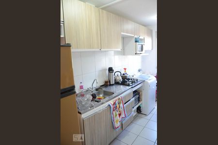 Cozinha de apartamento à venda com 2 quartos, 49m² em Mato Grande, Canoas