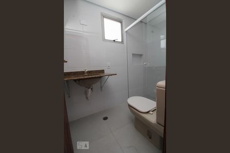 Banheiro de apartamento para alugar com 2 quartos, 50m² em Limão, São Paulo