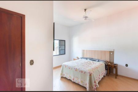 Casa para alugar com 400m², 5 quartos e 1 vaga Casa para alugar com 400m², 5 quartos e 1 vagaSuite