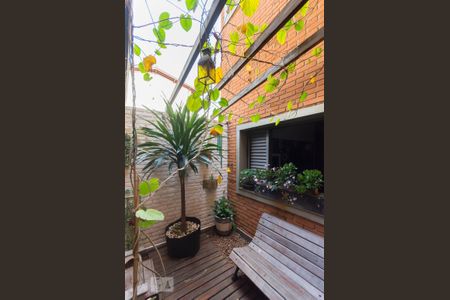 Casa para alugar com 400m², 5 quartos e 1 vaga Casa para alugar com 400m², 5 quartos e 1 vagaJardim de inverno