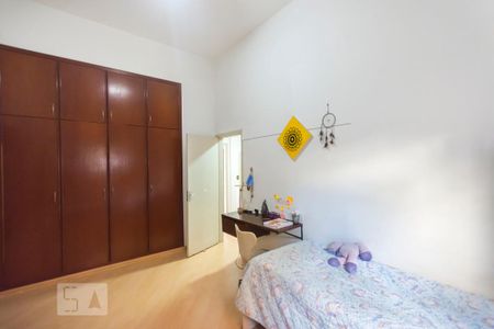 Casa para alugar com 400m², 5 quartos e 1 vaga Casa para alugar com 400m², 5 quartos e 1 vagaQuarto 01
