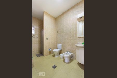 Casa para alugar com 400m², 5 quartos e 1 vaga Casa para alugar com 400m², 5 quartos e 1 vagaBanheiro social