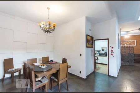Casa para alugar com 400m², 5 quartos e 1 vaga Casa para alugar com 400m², 5 quartos e 1 vagaSala de jantar