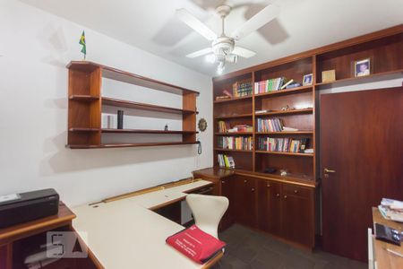 Casa para alugar com 400m², 5 quartos e 1 vaga Casa para alugar com 400m², 5 quartos e 1 vagaEscirítorio