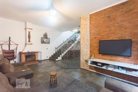 Casa para alugar com 400m², 5 quartos e 1 vaga Casa para alugar com 400m², 5 quartos e 1 vagaSala 02