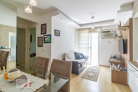 Sala de apartamento para alugar com 2 quartos, 55m² em Pechincha, Rio de Janeiro