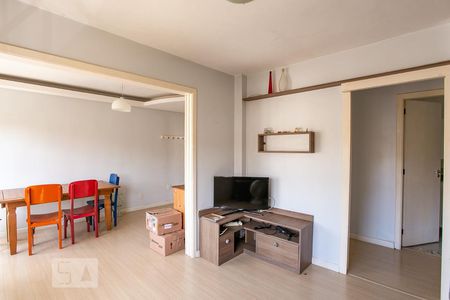 Sala de apartamento para alugar com 3 quartos, 83m² em Azenha, Porto Alegre