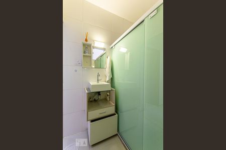 Banheiro Social de apartamento para alugar com 2 quartos, 60m² em São Francisco, Niterói