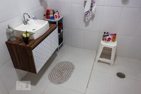 Banheiro Social de casa à venda com 4 quartos, 300m² em Vila Mazzei, São Paulo