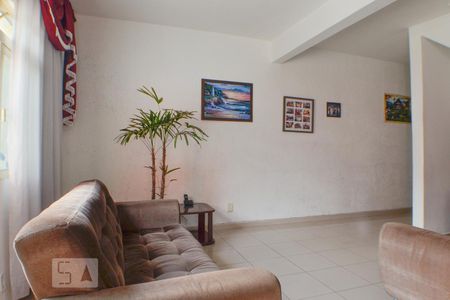 Casa à venda com 150m², 3 quartos e 5 vagasSala