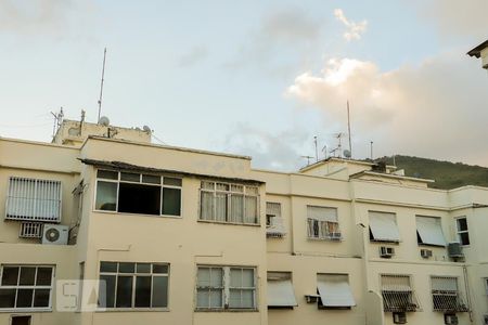 Vista de apartamento à venda com 2 quartos, 100m² em Copacabana, Rio de Janeiro