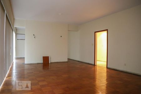 Apartamento à venda com 200m², 3 quartos e 1 vagaSala