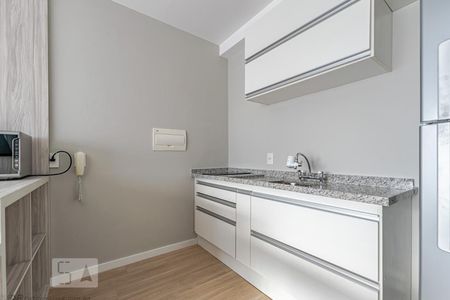 Cozinha de kitnet/studio para alugar com 1 quarto, 31m² em Centro Cívico, Curitiba