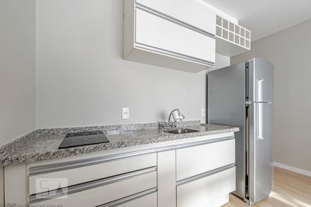 Cozinha de kitnet/studio para alugar com 1 quarto, 31m² em Centro Cívico, Curitiba