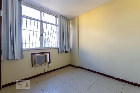 Quarto 1 de apartamento para alugar com 2 quartos, 50m² em São Domingos, Niterói