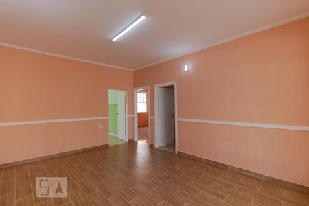 Sala 01 de casa para alugar com 4 quartos, 400m² em C, Campinas