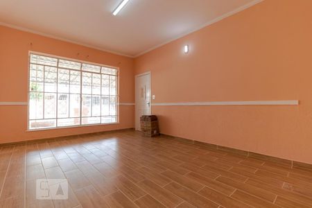 Sala 01 de casa para alugar com 4 quartos, 400m² em C, Campinas