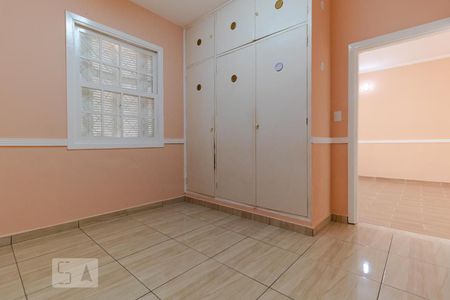 Quarto 01 de casa para alugar com 4 quartos, 400m² em C, Campinas