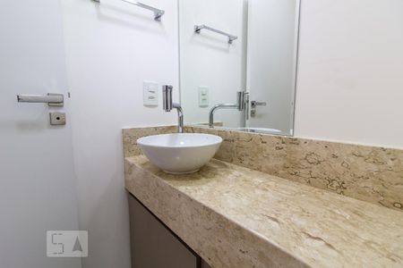 Lavabo de apartamento para alugar com 1 quarto, 89m² em Funcionários, Belo Horizonte