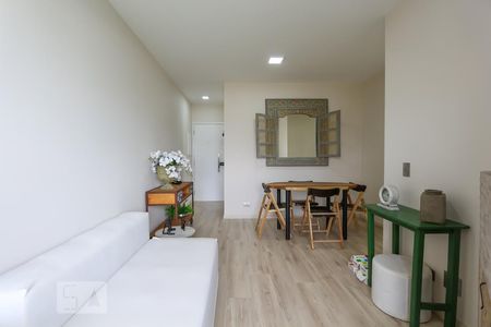 Sala de apartamento para alugar com 2 quartos, 55m² em Vila Andrade, São Paulo