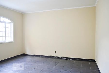 Sala Vista Lateral Direita de casa para alugar com 2 quartos, 70m² em Vila Miami, São Paulo