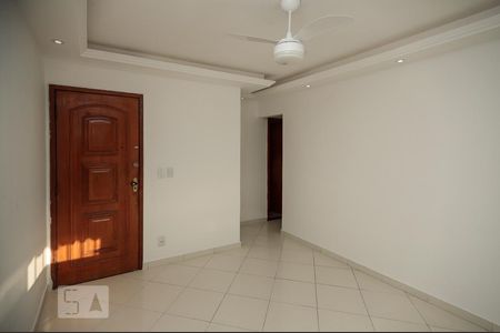 Sala de apartamento para alugar com 3 quartos, 75m² em Todos Os Santos, Rio de Janeiro