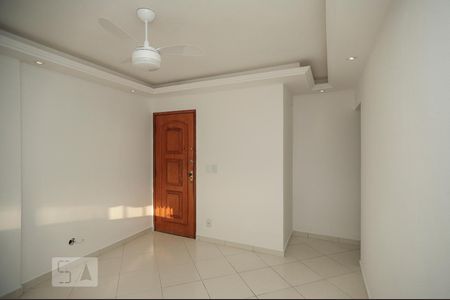 Sala de apartamento para alugar com 3 quartos, 75m² em Todos Os Santos, Rio de Janeiro