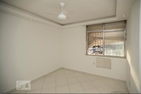 Sala de apartamento para alugar com 3 quartos, 75m² em Todos Os Santos, Rio de Janeiro