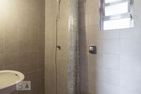 Banheiro de apartamento à venda com 1 quarto, 60m² em Petrópolis, Porto Alegre