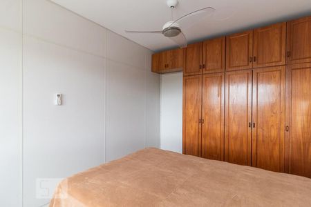 Quarto de apartamento à venda com 1 quarto, 60m² em Petrópolis, Porto Alegre