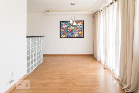 Sala de apartamento para alugar com 3 quartos, 70m² em Cézar de Souza, Mogi das Cruzes