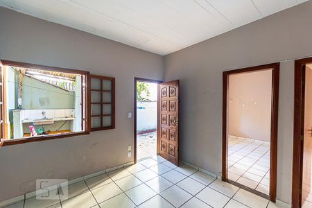 Sala de casa de condomínio para alugar com 2 quartos, 66m² em Santa Rosa, Niterói